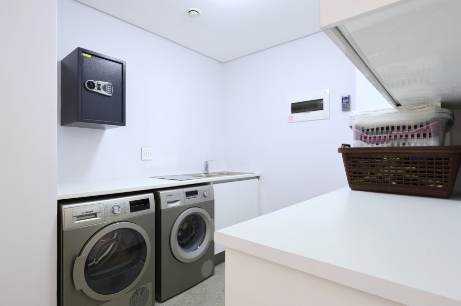 3 Bedroom Property for Sale in Stuarts Hill Western Cape